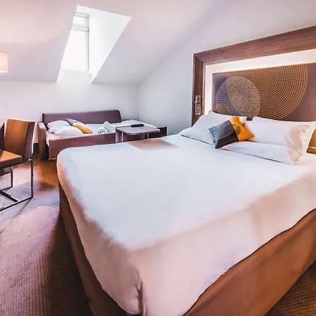 Готель Novotel Centre Wilson